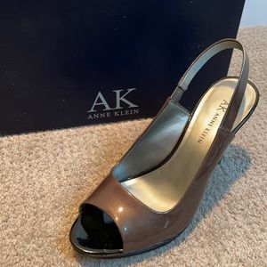 Anne Klein Women’s Size 7.5 peeptoe Shoes